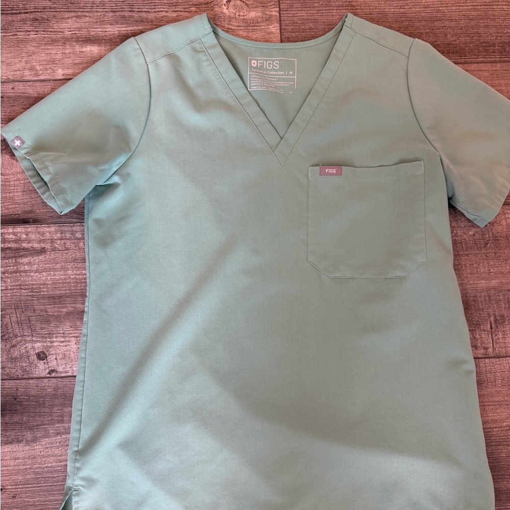 FIGS Catarina Scrub Top